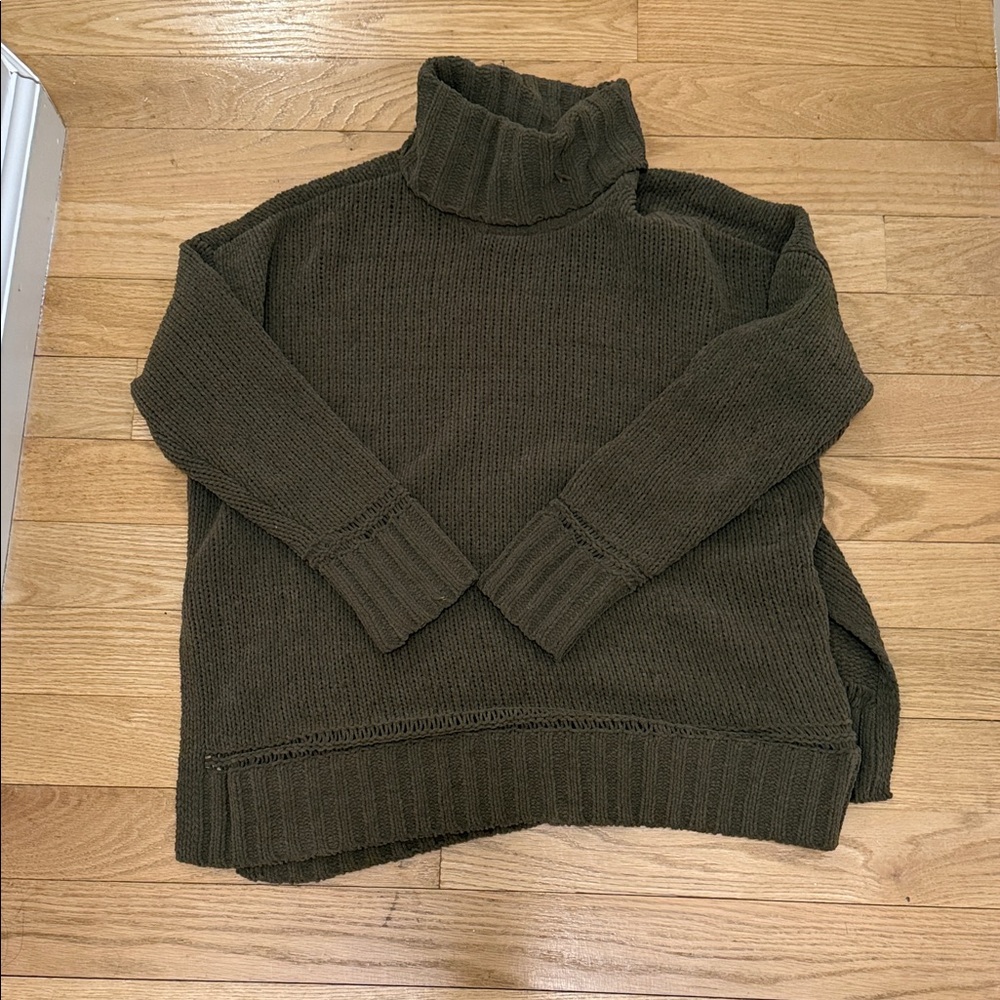 Vintage Aerie Forest Green Turtleneck Sweater